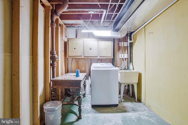 6901 Niles Dr, Laurel, MD 20707 - laundry room featuring cabinet space