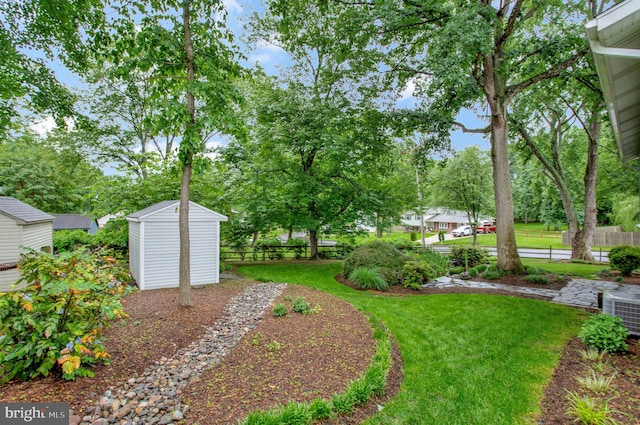 6901 Niles Dr, Laurel, MD 20707 - view of yard featuring central AC