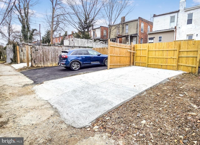 3906 Reisterstown Rd, Baltimore, MD 21215 - view of yard featuring a residential view