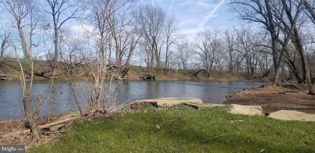 19468 Youngs Cliff Rd, Sterling, VA 20165 - water view
