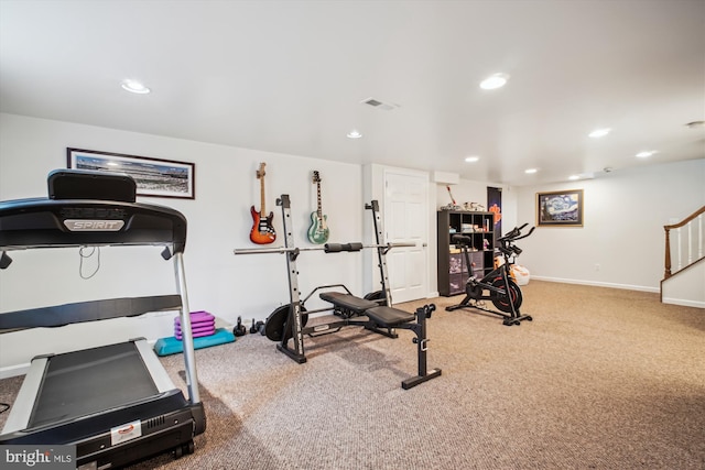 workout room with recessed lighting, carpet, visible vents, and baseboards