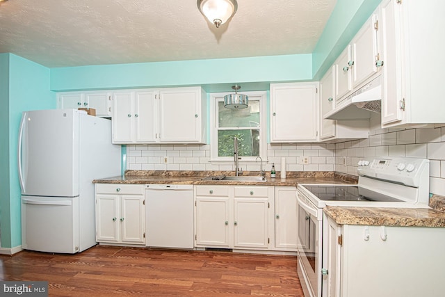 302 Parkside Rd, Linden, VA 22642 - kitchen with white appliances, a sink, dark wood-style floors, white cabinetry, and a textured ceiling