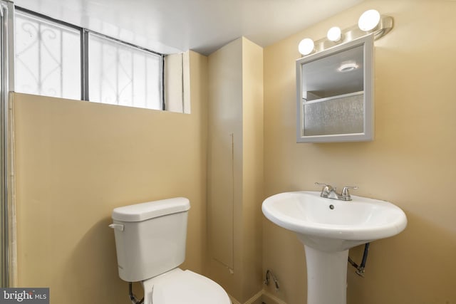 2225 S Hicks St, Philadelphia, PA 19145 - bathroom featuring toilet