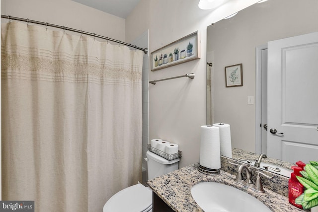 521 White Oak Dr, Glen Burnie, MD 21060 - full bath featuring toilet, curtained shower, and vanity