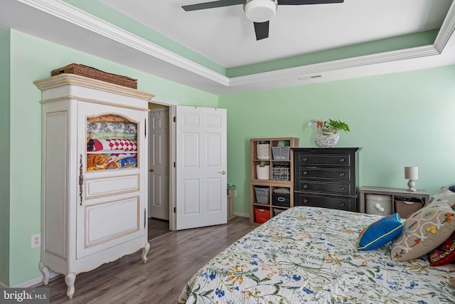 37959 Bayview Cir E, Selbyville, DE 19975 - bedroom featuring visible vents, baseboards, ceiling fan, and wood finished floors