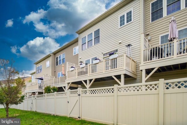 15343 Tewkesbury Pl, Upper Marlboro, MD 20774 - back of house featuring a gate