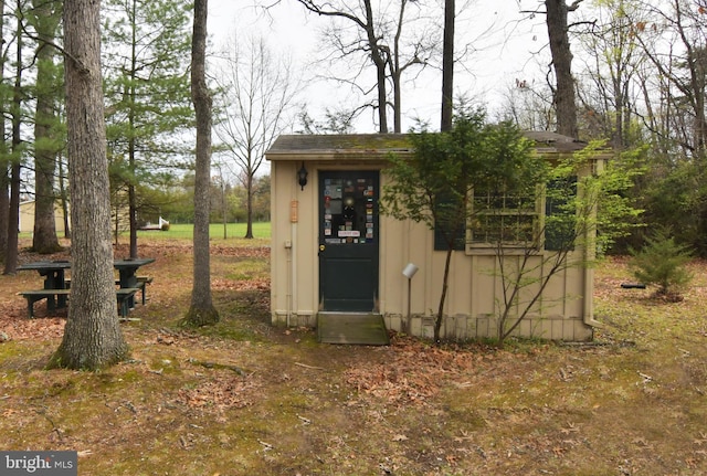 view of outdoor structure featuring an outdoor structure