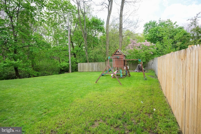 3305 Baker Ct, Altoona, PA 16602 - view of yard featuring a playground