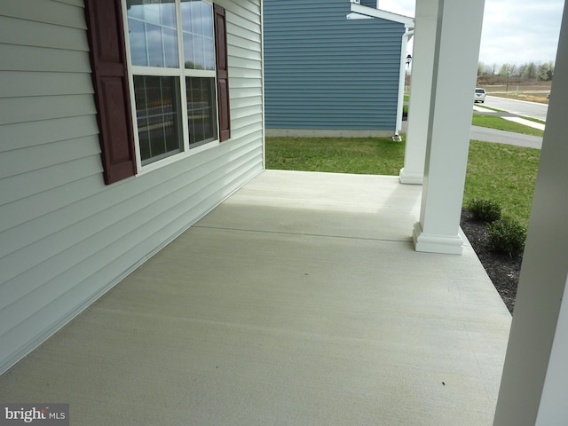 view of patio / terrace with covered porch