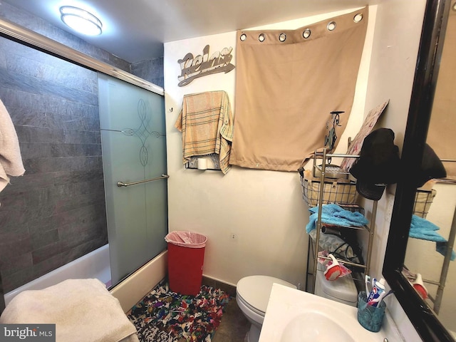 3149 Jasper St, Philadelphia, PA 19134 - full bath featuring toilet and shower / bath combination with glass door