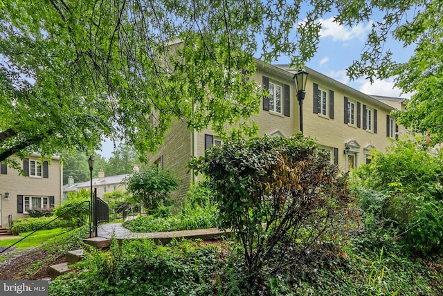 9830 Hollow Glen Pl Unit 2562, Silver Spring, MD 20910 - view of side of property