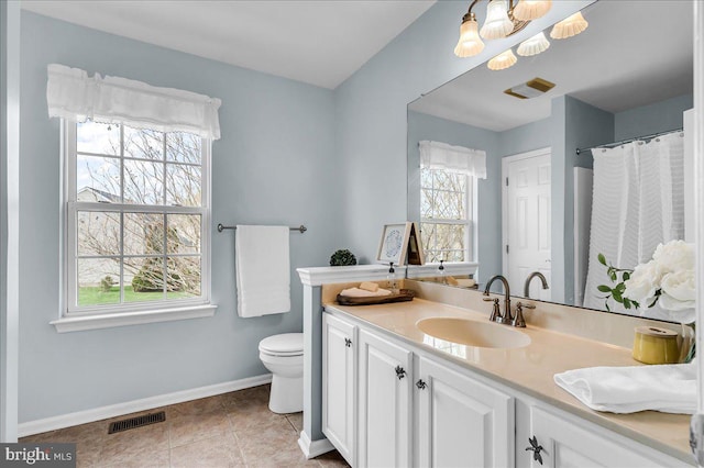 full bathroom featuring toilet, visible vents, baseboards, and vanity