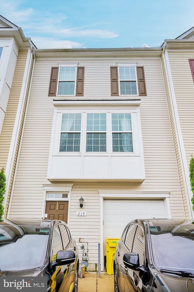 multi unit property with a garage