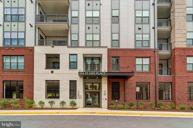 104 Saint Ives Pl Unit 409, Oxon Hill, MD 20745 - view of building exterior