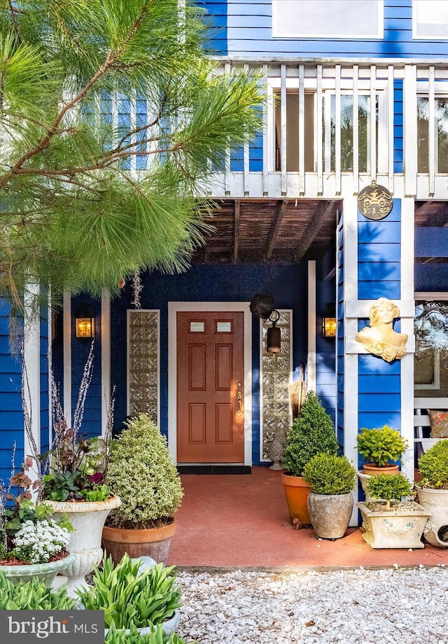 1506 N Bay Shore Dr, Milton, DE 19968 - entrance to property featuring covered porch