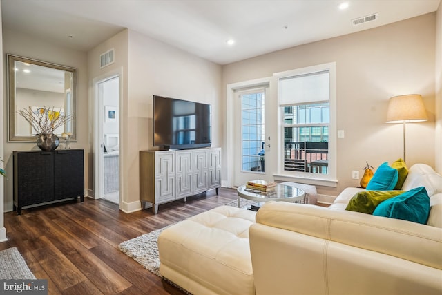 102 Saint Ives Pl Unit 209, National Harbor, MD 20745 - living room with dark wood-type flooring, visible vents, and recessed lighting