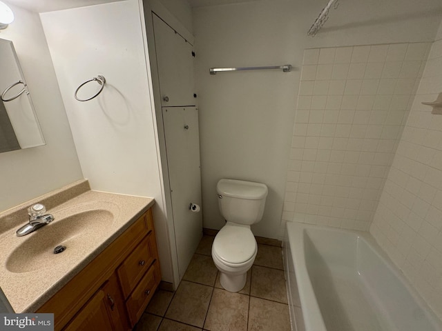 1637 Fleet St, Baltimore, MD 21231 - full bath featuring tile patterned floors, toilet, and vanity