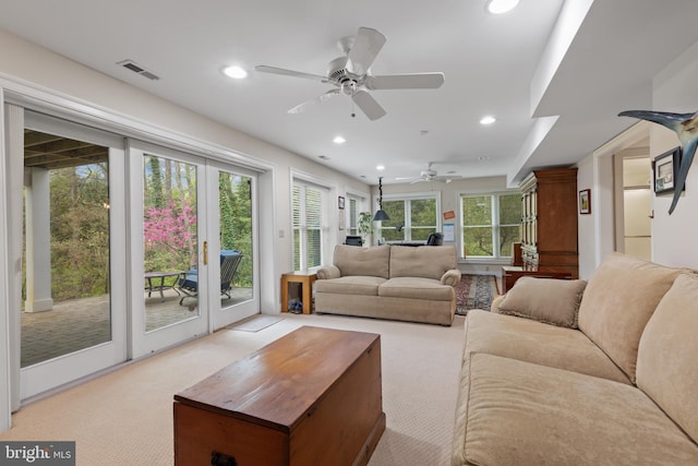 2656 Queen Anne Cir, Annapolis, MD 21403 - living room featuring a healthy amount of sunlight, a ceiling fan, visible vents, and recessed lighting