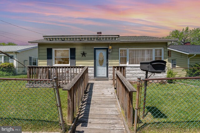 40 Dogwood Dr, Baltimore, MD 21220 - bungalow with fence and a front lawn