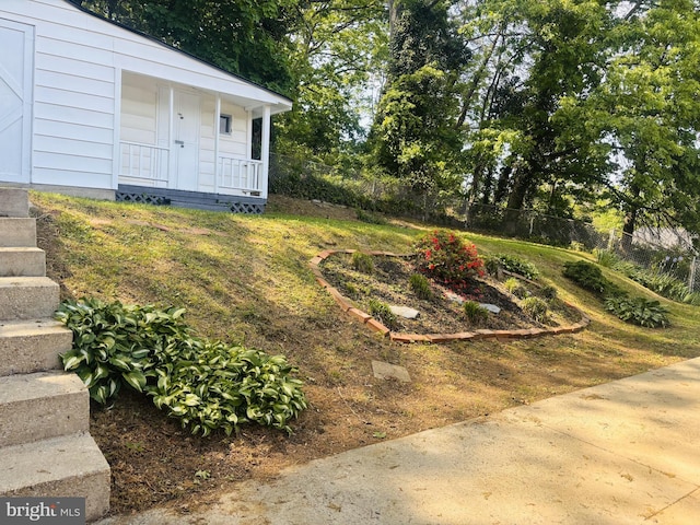 4714 Glenoak Rd, Hyattsville, MD 20784 - view of yard featuring fence