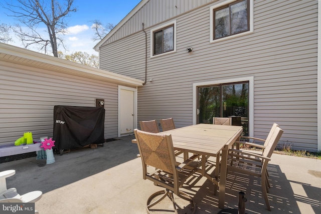 1513 Millikens Bend Rd, Herndon, VA 20170 - view of patio featuring outdoor dining area