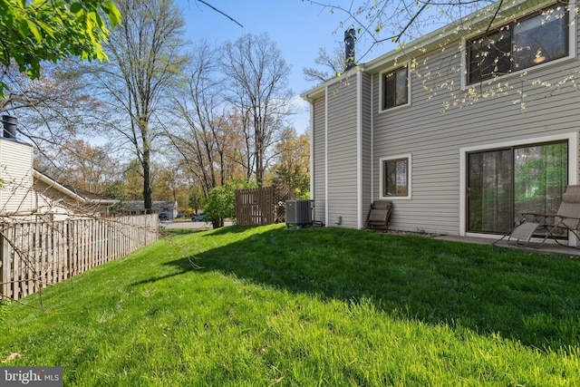 1513 Millikens Bend Rd, Herndon, VA 20170 - view of yard featuring cooling unit