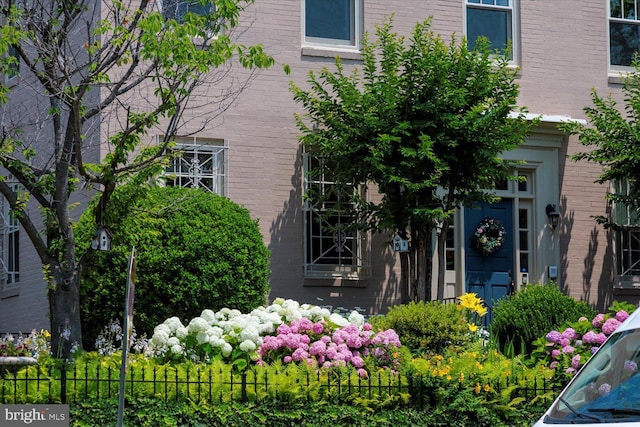 600 G St SE, Washington, DC 20003 - view of exterior entry with brick siding