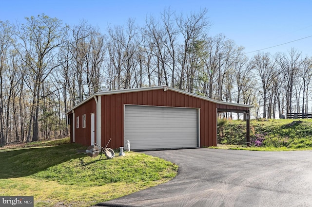view of detached garage