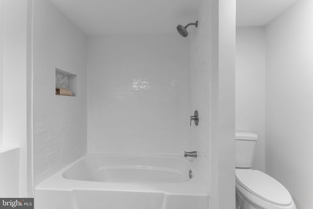 full bath with toilet and shower / washtub combination