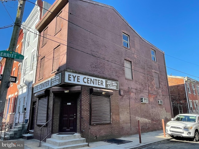 1414 S 5th St, Philadelphia, PA 19147 - view of property with entry steps