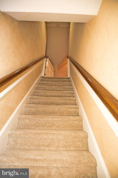 712 Riverside Pines Ct, Salisbury, MD 21801 - view of stairs