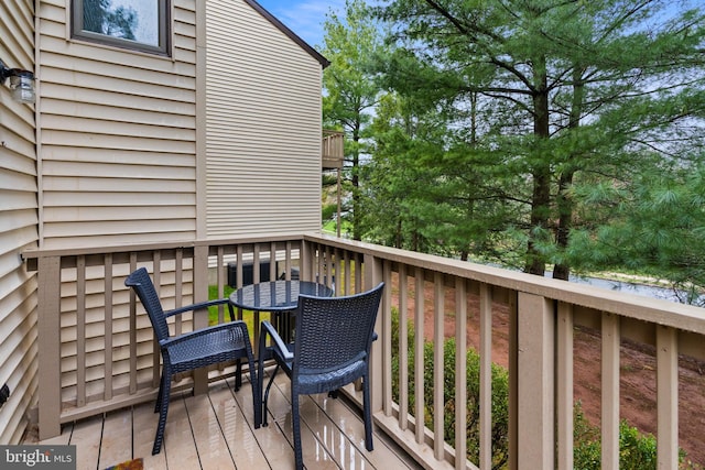 14 Cedar Ct, Flemington, NJ 08822 - deck featuring outdoor dining area