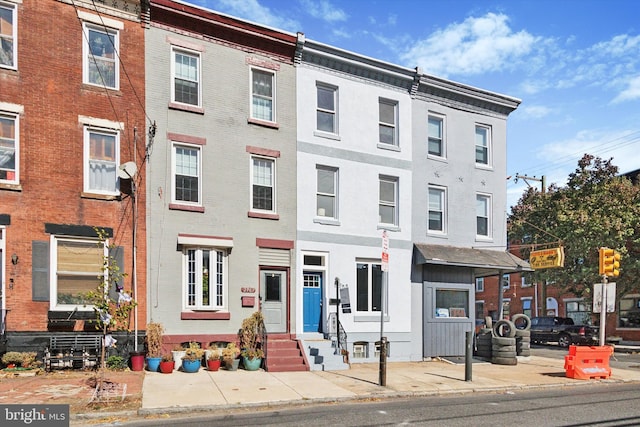 multi unit property featuring entry steps
