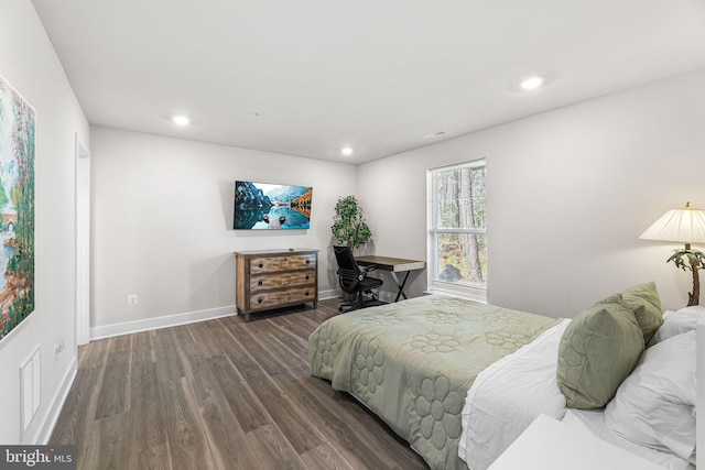 12435 Sea Oaks Ln Unit 3, Berlin, MD 21811 - bedroom with wood finished floors, baseboards, visible vents, and recessed lighting