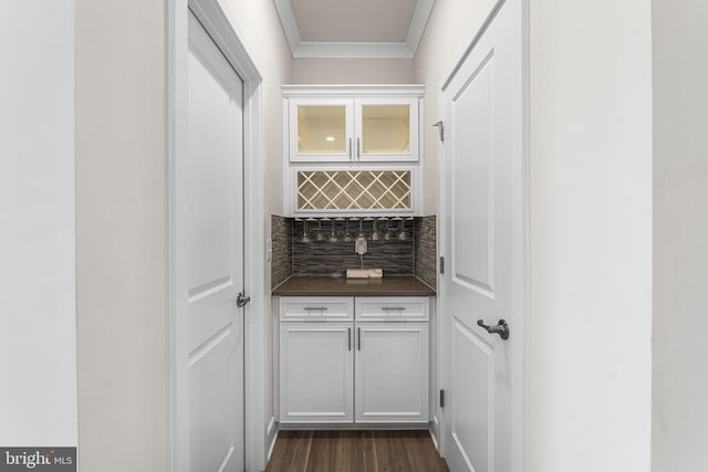 12435 Sea Oaks Ln Unit 3, Berlin, MD 21811 - interior space featuring crown molding and dark wood finished floors