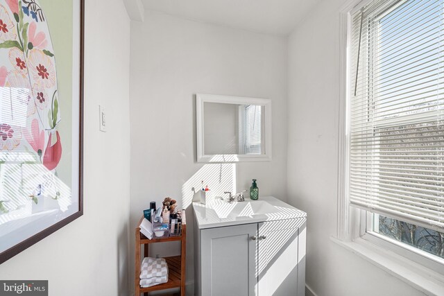 1529 E Berks St, Philadelphia, PA 19125 - bathroom with vanity