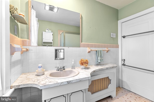 28 Ambler Rd, Cherry Hill, NJ 08002 - bathroom with curtained shower and vanity
