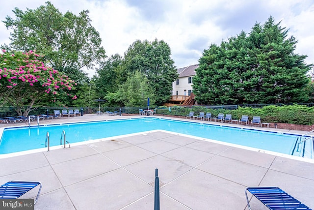 4024 Werthers Ct, Fairfax, VA 22030 - pool featuring a patio area and fence