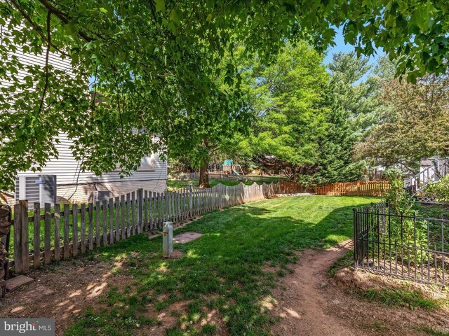 view of yard featuring fence