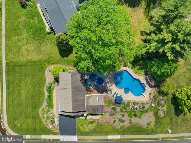 drone / aerial view of a pool area