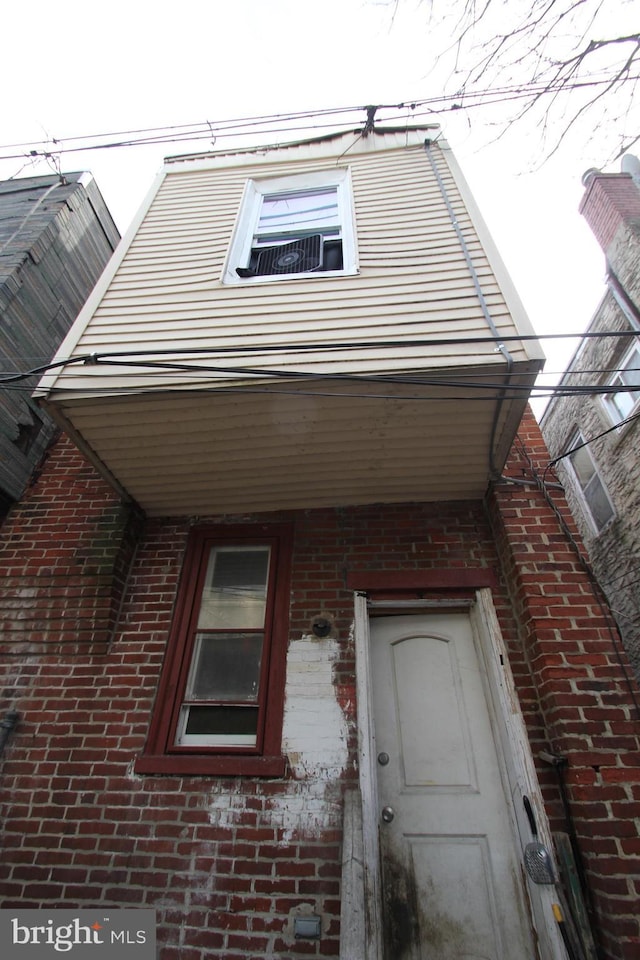 multi unit property featuring brick siding