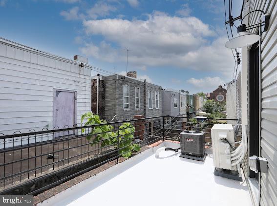 2001 S Norwood St, Philadelphia, PA 19145 - balcony featuring cooling unit
