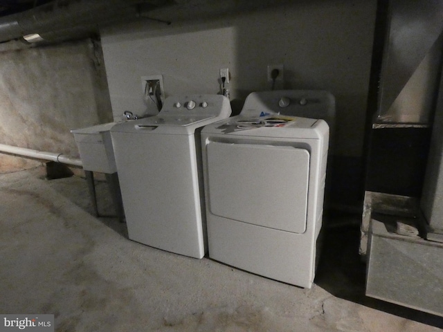 2147 W Grange Ave, Philadelphia, PA 19138 - laundry area with a sink, independent washer and dryer, and laundry area
