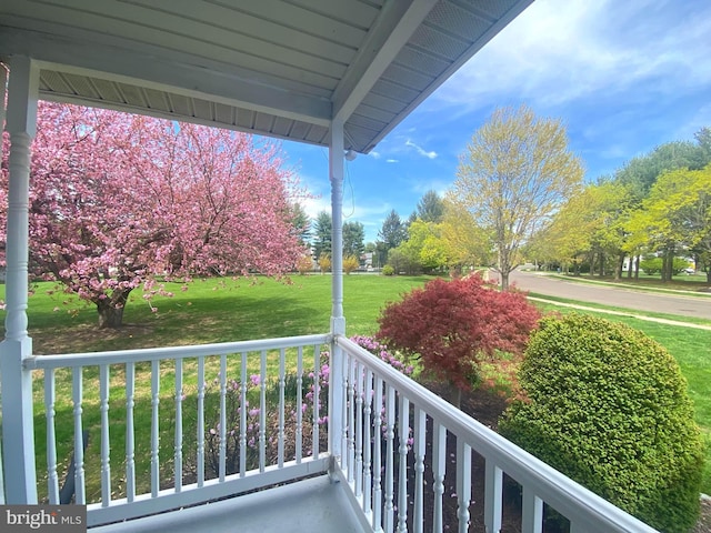97 Kirkwood Dr, Newtown, PA 18940 - balcony featuring covered porch