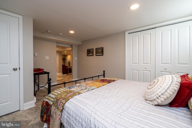 901 Riverside Ave, Grottoes, VA 24441 - bedroom featuring a closet, baseboards, and recessed lighting