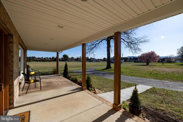 901 Riverside Ave, Grottoes, VA 24441 - view of patio / terrace