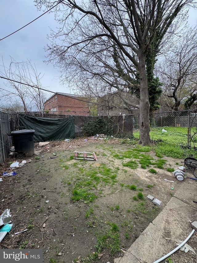 view of yard featuring fence