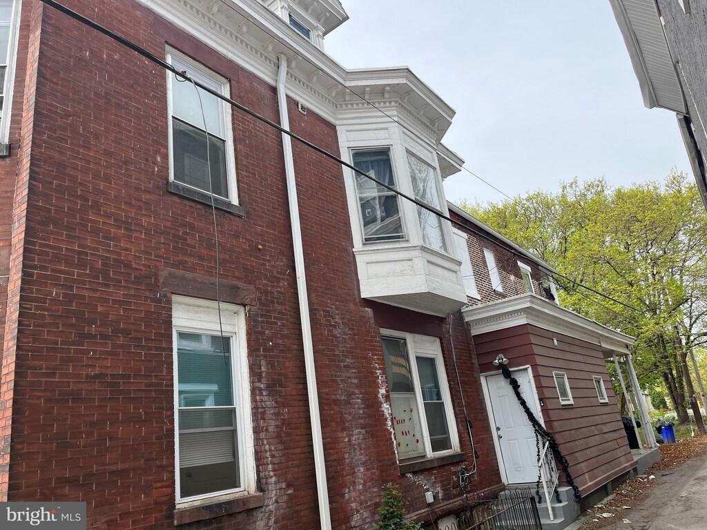 2628 N 6th St, Harrisburg, PA 17110 - view of property exterior featuring brick siding