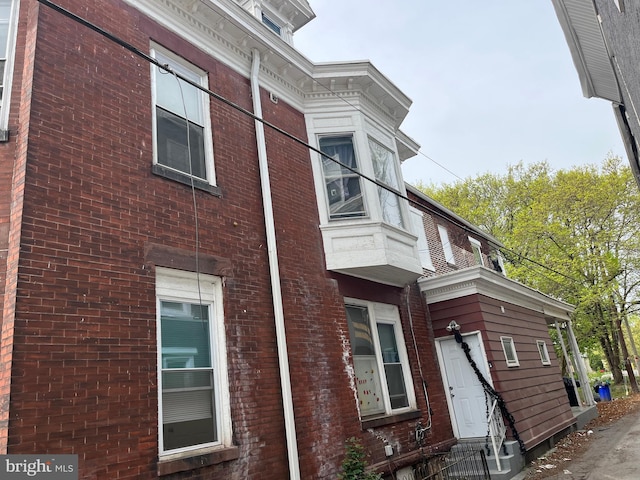 2628 N 6th St, Harrisburg, PA 17110 - view of property exterior featuring brick siding