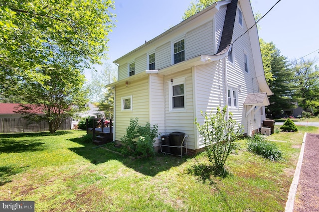 111 Somerset Ave, Cambridge, MD 21613 - rear view of property with fence and a yard